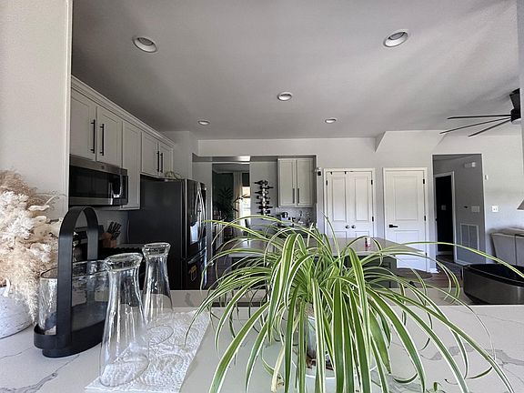 4th image of 75 Livie Ln