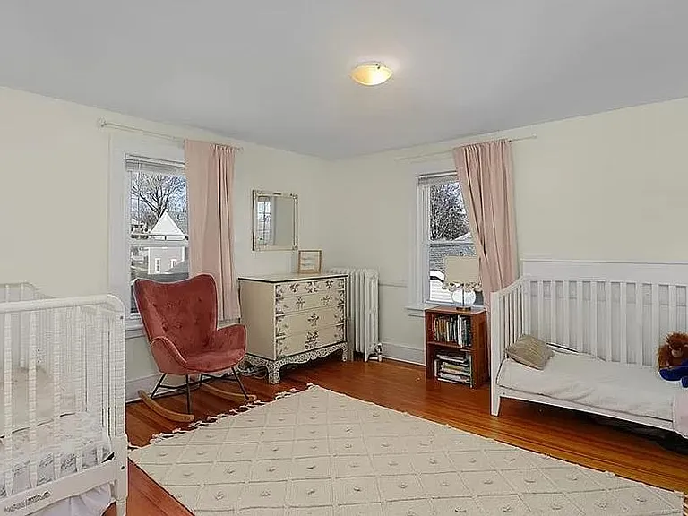 82 Seymour Ave — Photo 10