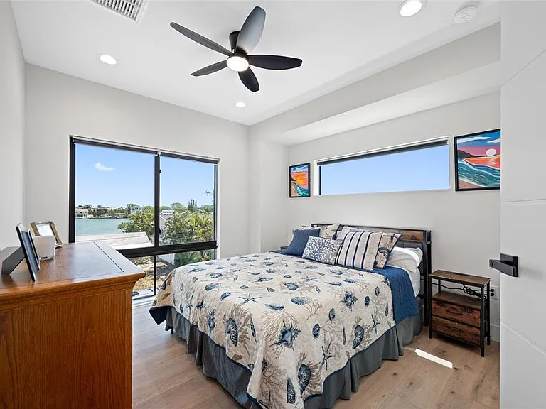 2200 Bay Blvd #A — Photo 48