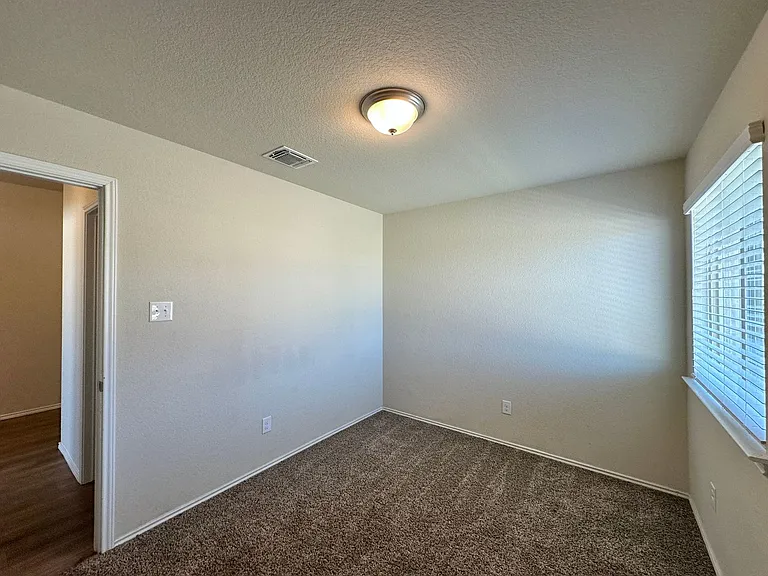 300 Danielle Dr — Photo 33