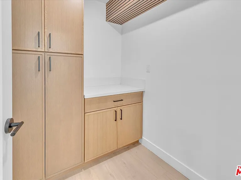6913 Encino Ave #LOWER — Photo 22