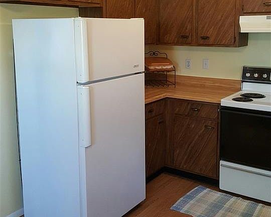 5th image of 1305 Logan Ave