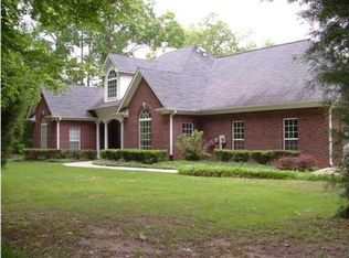 130 Crystal Lake Dr, Sterrett, AL 35147