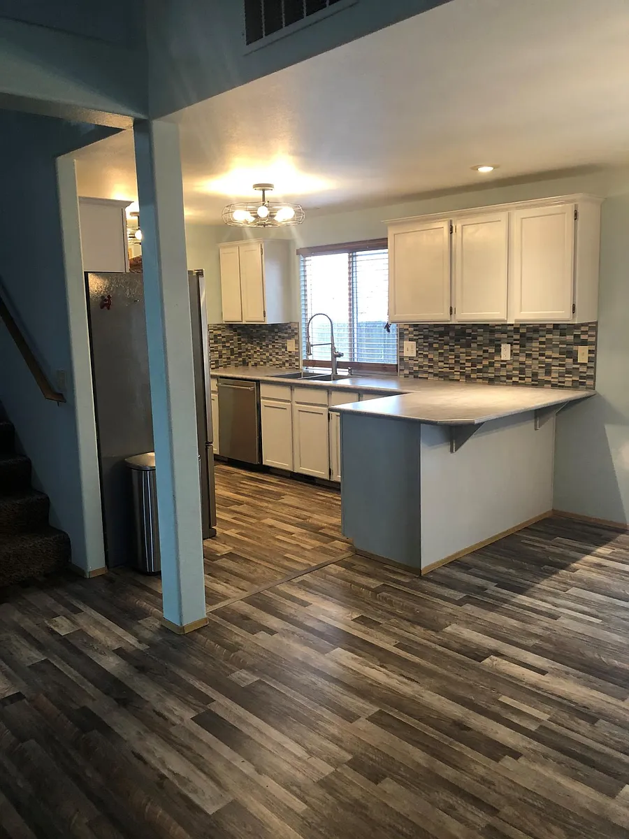 Building Photo - 4204 Ingleside Dr SE