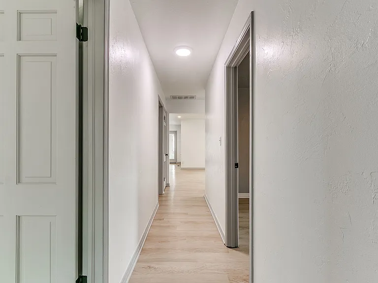 1805 N Philadelphia Ave — Photo 17