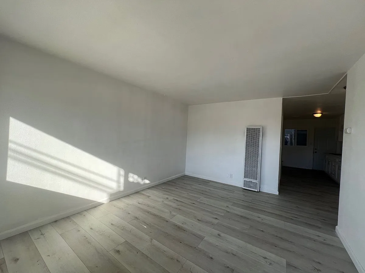 Building Photo - 249 W 65th St