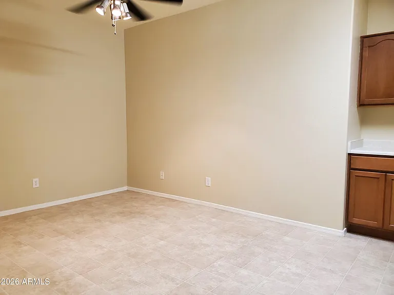 2094 E Oakland St — Photo 8