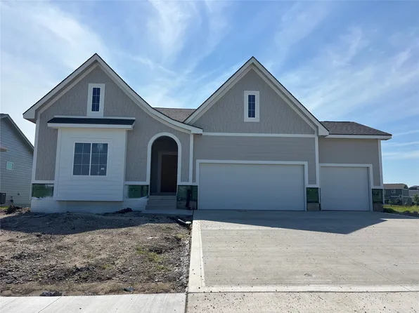 380 NW Ryder Dr, Waukee, IA 50263