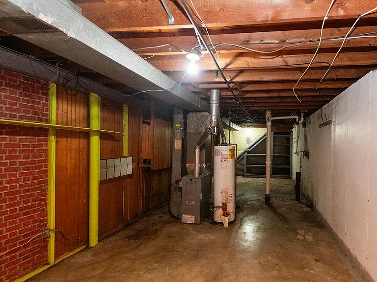 10409 Count Dr — Photo 16
