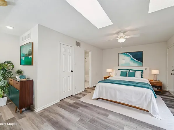 10855 Meadowglen Ln APT 1030, Houston, TX 77042