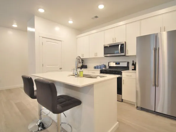 463 W 60 S #M201, Providence, UT 84332