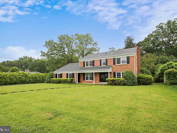 3rd image of 1215 Belle Vista Dr