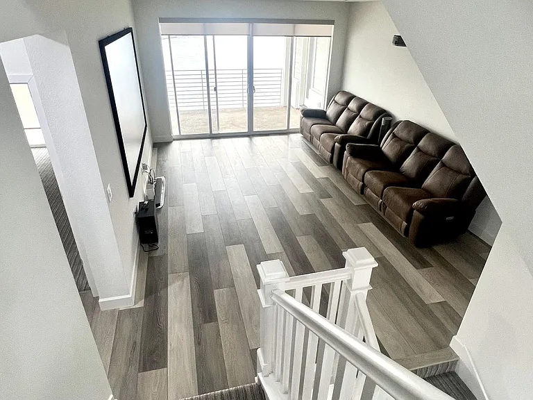 472 Halcyon Pl — Photo 14