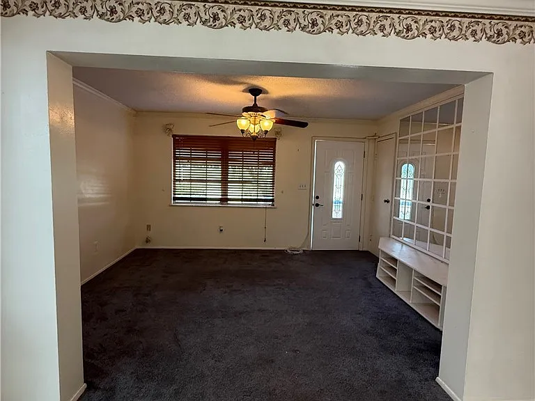 647 Holmes Ave — Photo 10