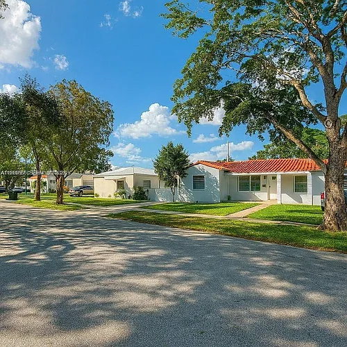 5825 SW 9th Ter #2 Photo 1