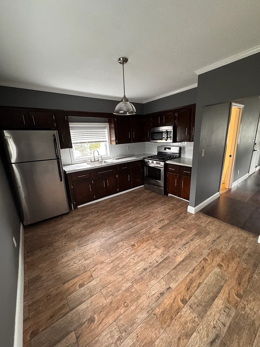 Building Photo - 506 Snell St #2