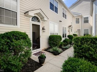 8 Mallard Ln, Bedminster, NJ 07921