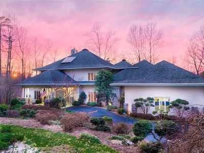 497 Stonegate Ln, Winston Salem, NC, 27104