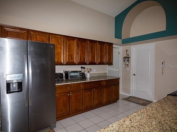 5th image of 18033 Palm Breeze Dr