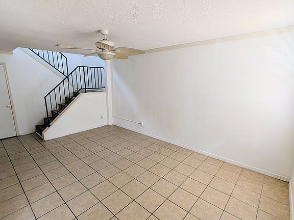 2nd image of 817 Lesa St