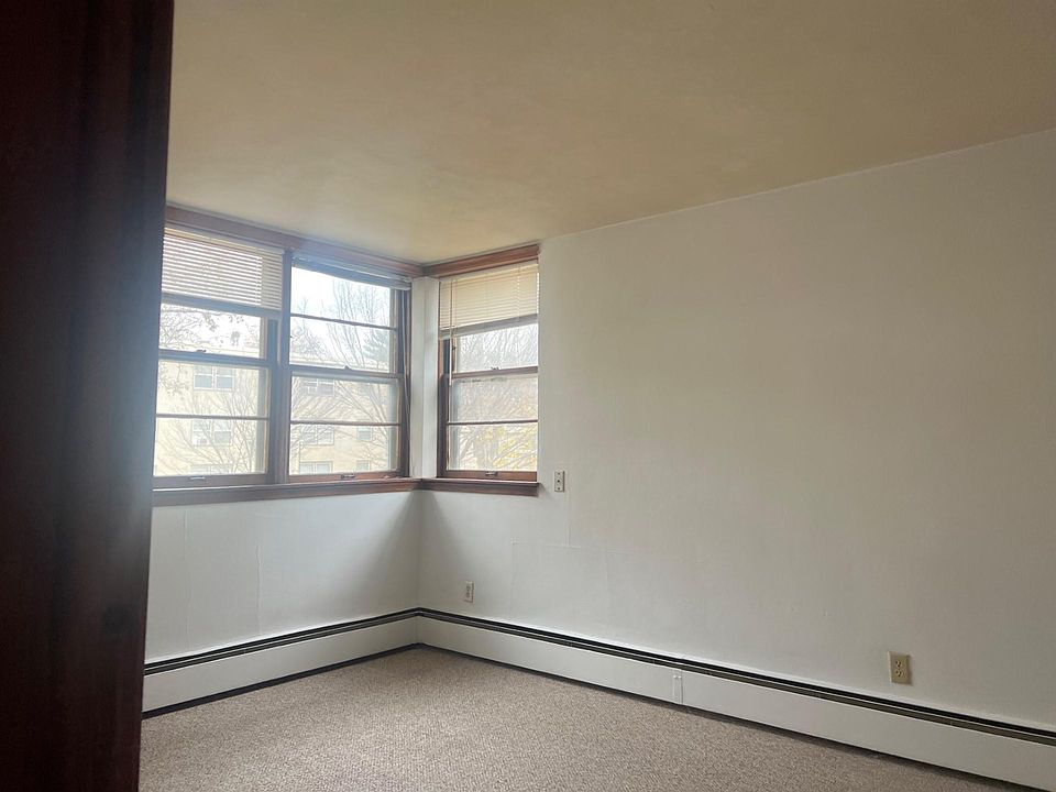 One view of the living room from the entry way door.