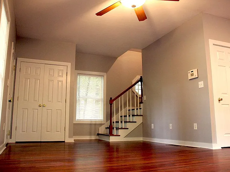285 Timberlane Dr — Photo 4