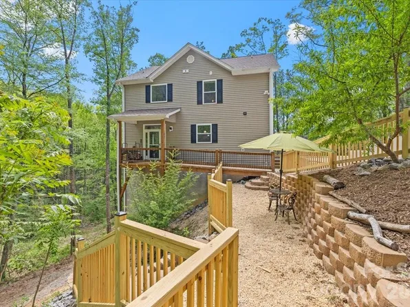 65 Leisure Ln, Swannanoa, NC 28778