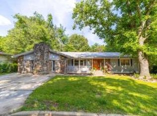 319 N Hickory St, Harrison, AR 72601