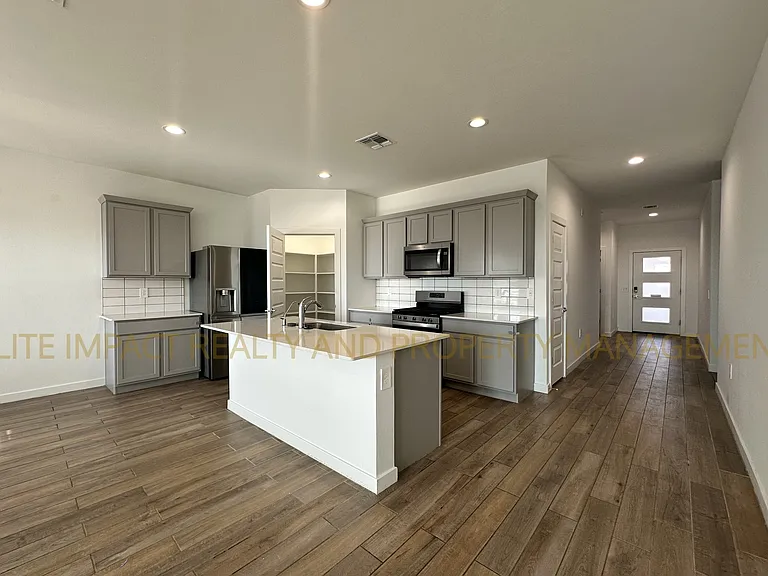 11112 S Weismann Dr — Photo 11
