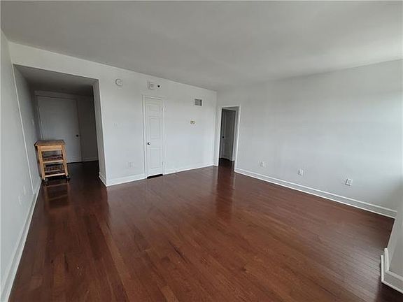 4th image of 1205 Saint Charles Ave APT 914