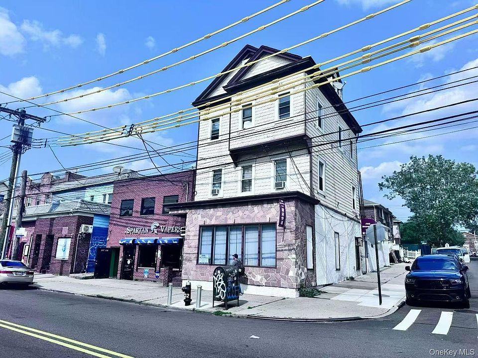 2nd image of 20-23 College Point Boulevard