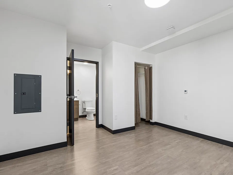 Lafayette Apartments LLC