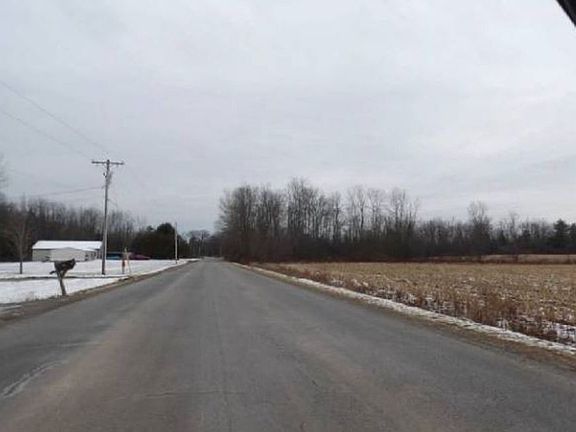 Exterior Neighborhood (street photo)