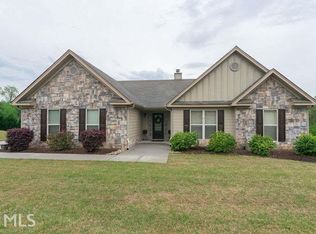 708 Creekwood Ln, Jefferson, GA 30549