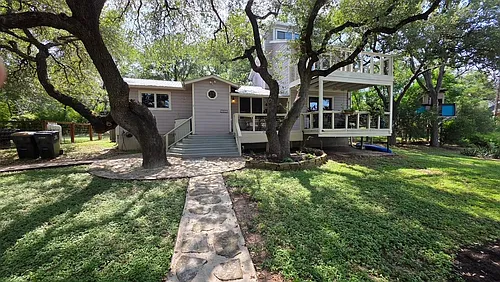 2802 De Soto Dr Photo 1