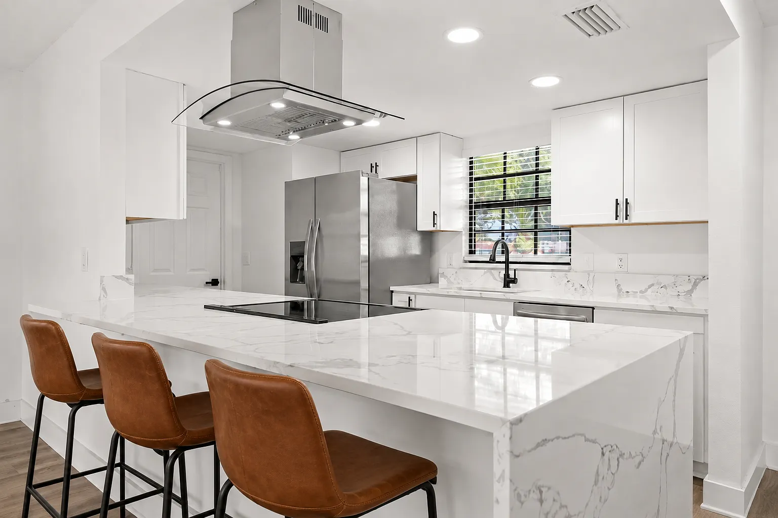 2 bed, 1107 sqft, $2,100 — Photo 2