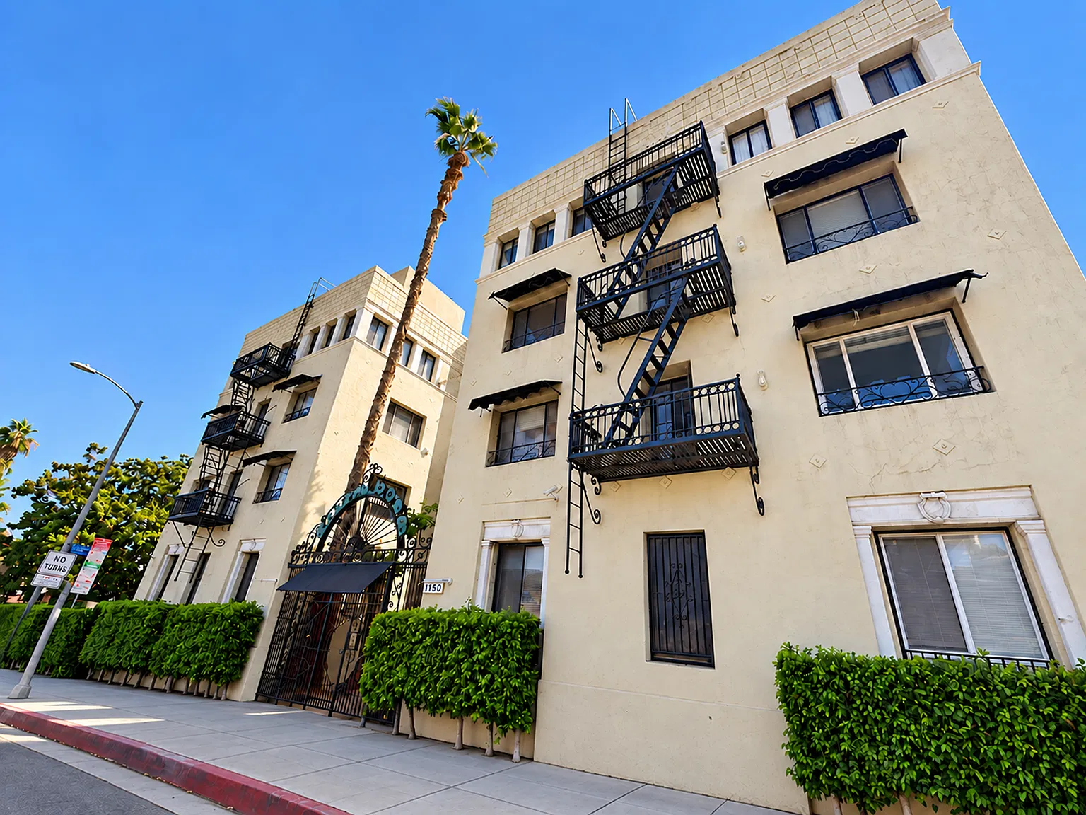 Spanish Charm Along Sunset Boulevard — Photo 2