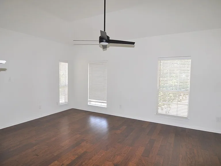 3724 Woodshadow Ln — Photo 18