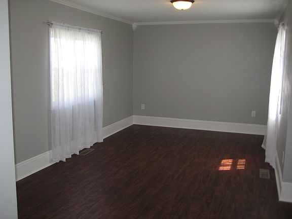 3rd image of 603 N Barron St