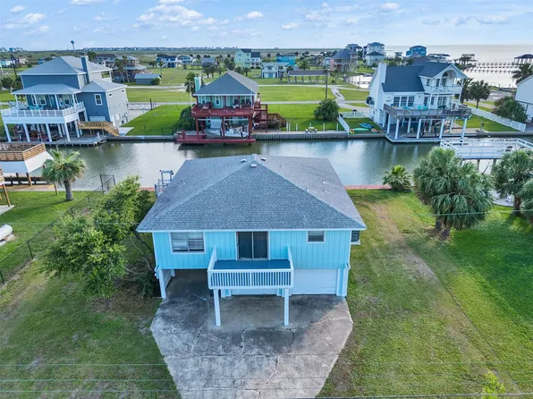 3813 Tradewinds Dr, Galveston, TX 77554