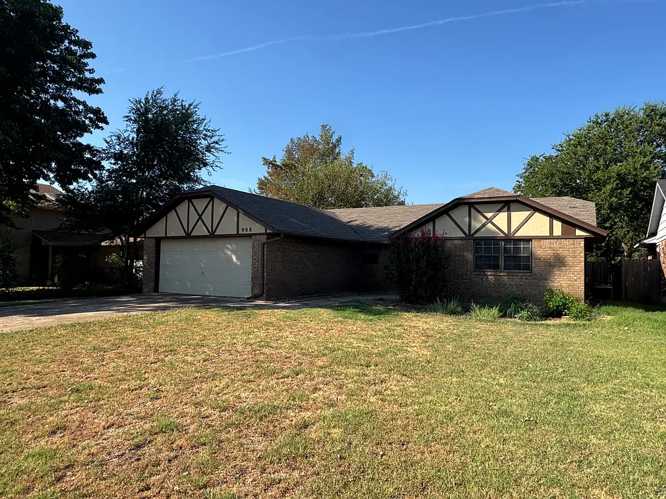 908 Ranchoak Ct