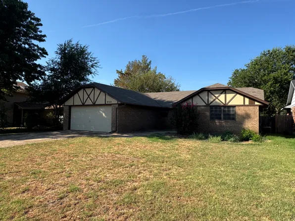 908 Ranchoak Ct, Yukon, OK 73099