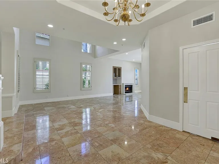 2468 Aquasanta — Photo 12