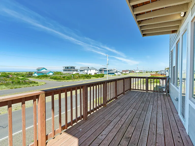 1140 Ocean Shores Blvd SW — Photo 32