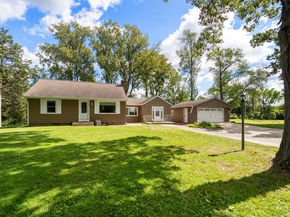 1499 Glasgow Rd, Jackson, MI 49201