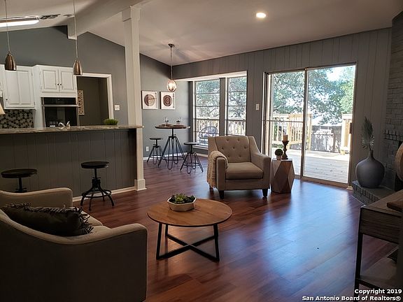 4th image of 16407 Ledge Oaks St