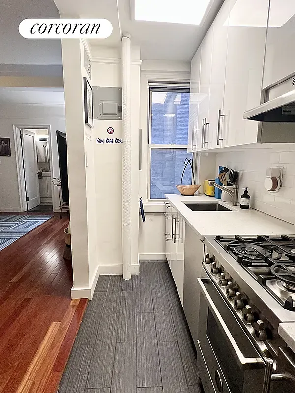70 Remsen Street — Photo 4