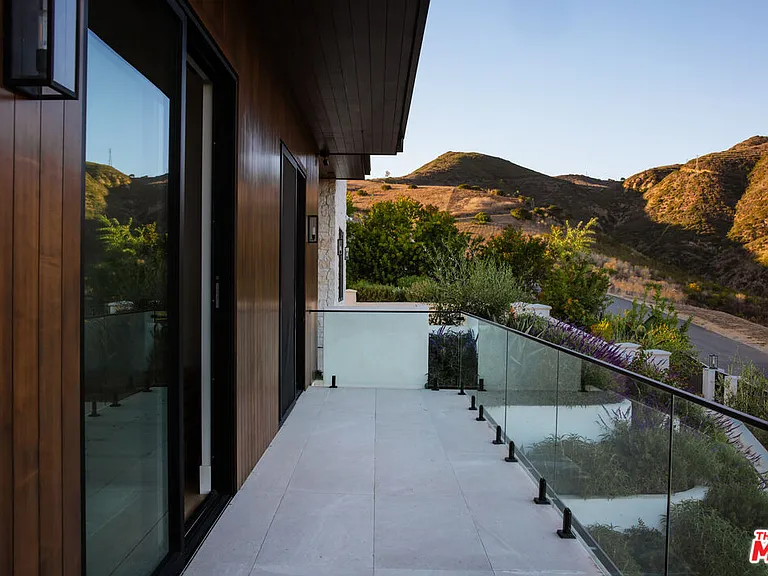 5811 Murphy Way — Photo 34