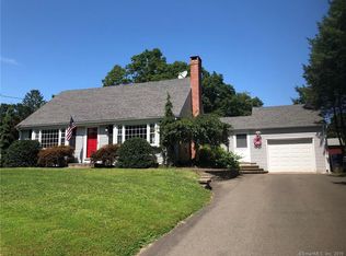 3 Hickory Hill Dr, Chester, CT 06412