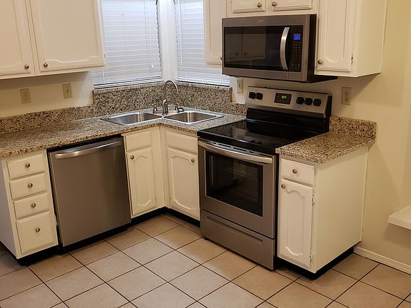 3rd image of 1547 Hancock Dr